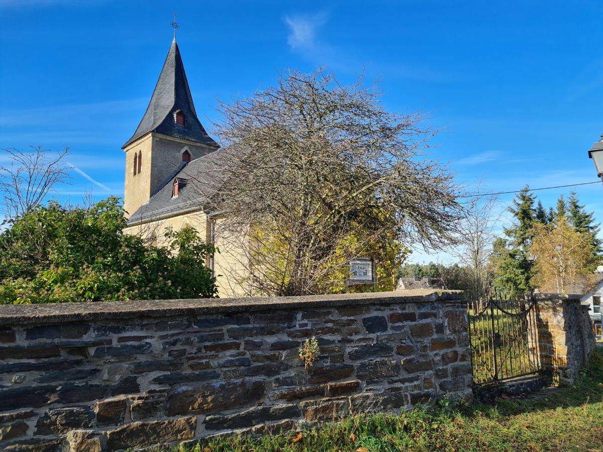 Fotostrecke zur Kirche St. Margaretha in Blasweiler (Eifel)